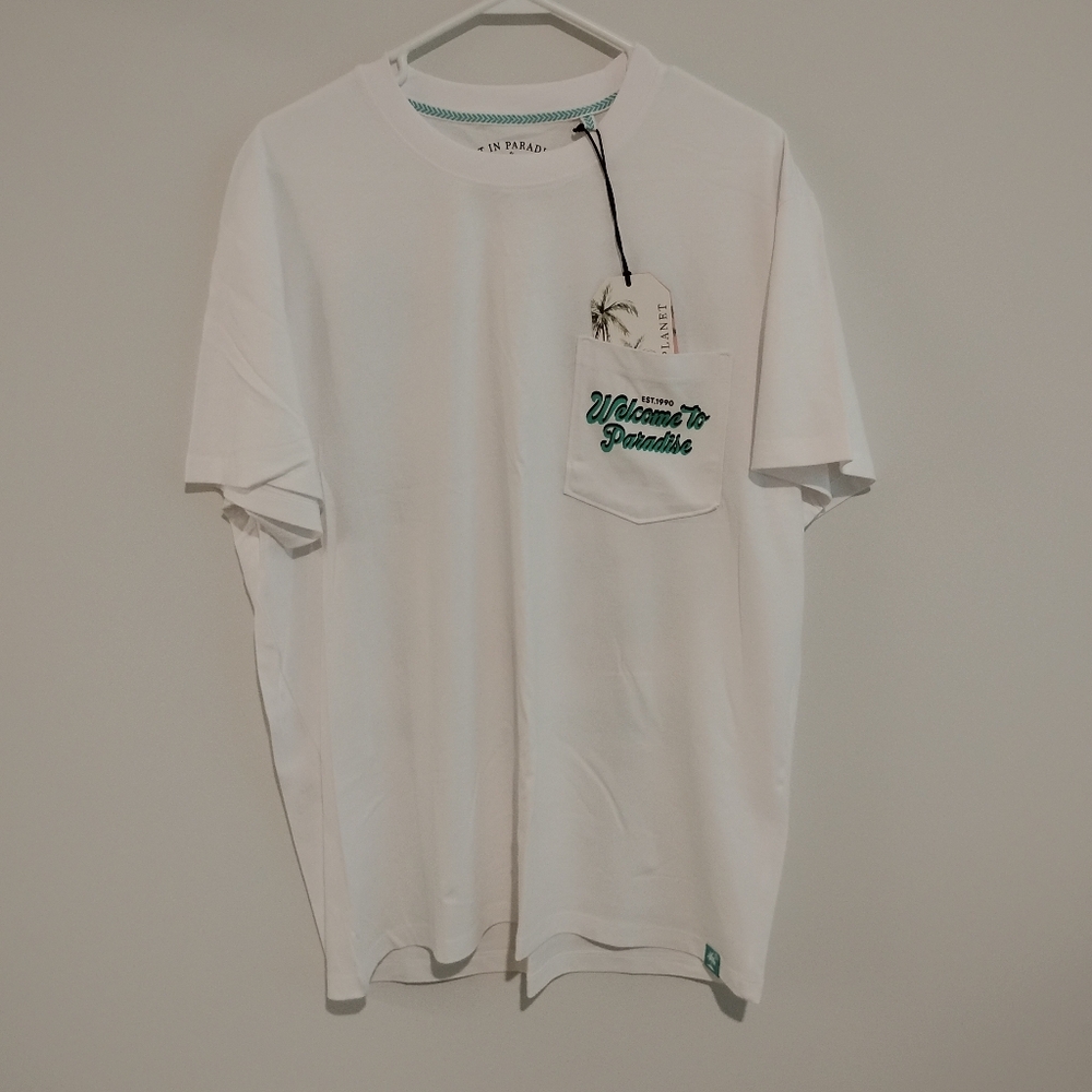 Free Planet "Welcome To Paradise" Mens T-shirt, New With Tags.  Size Large.